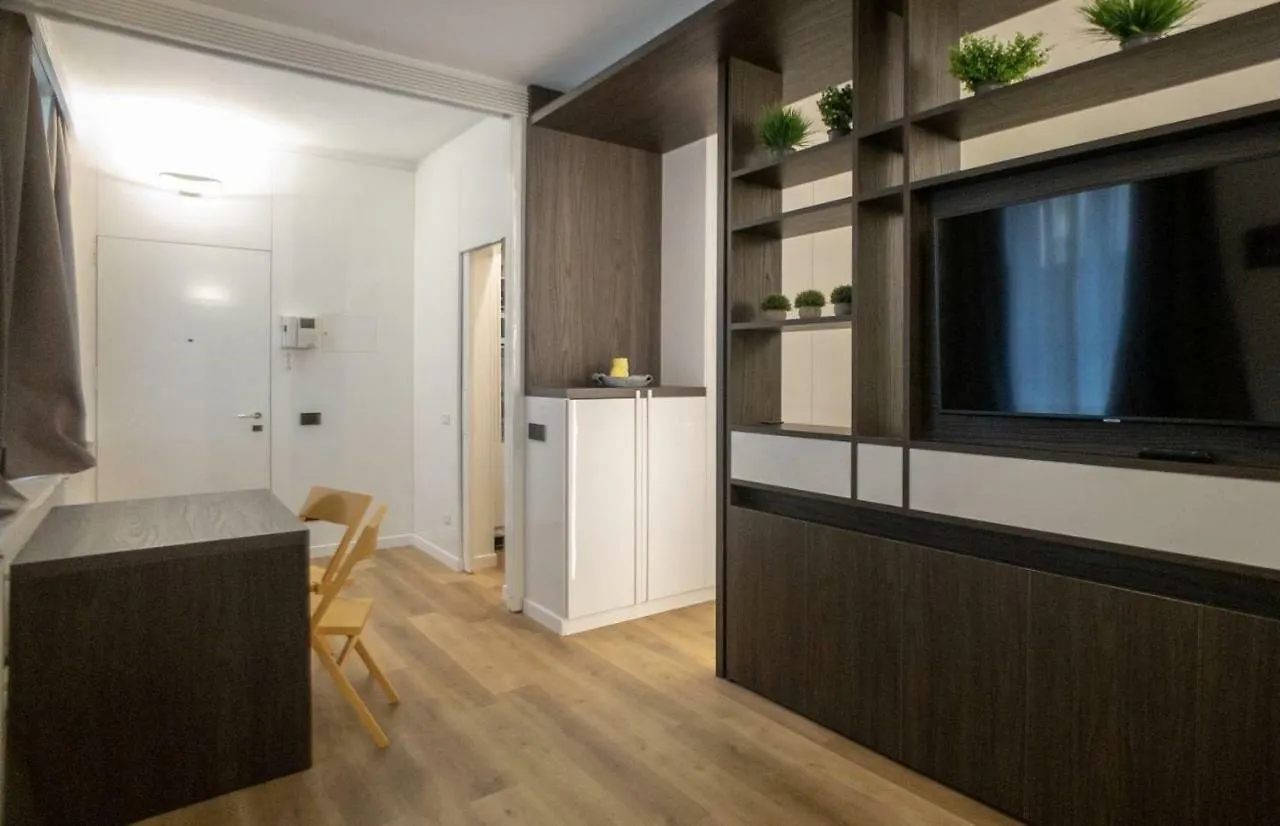 Madonnina Apartment 밀라노 0*,